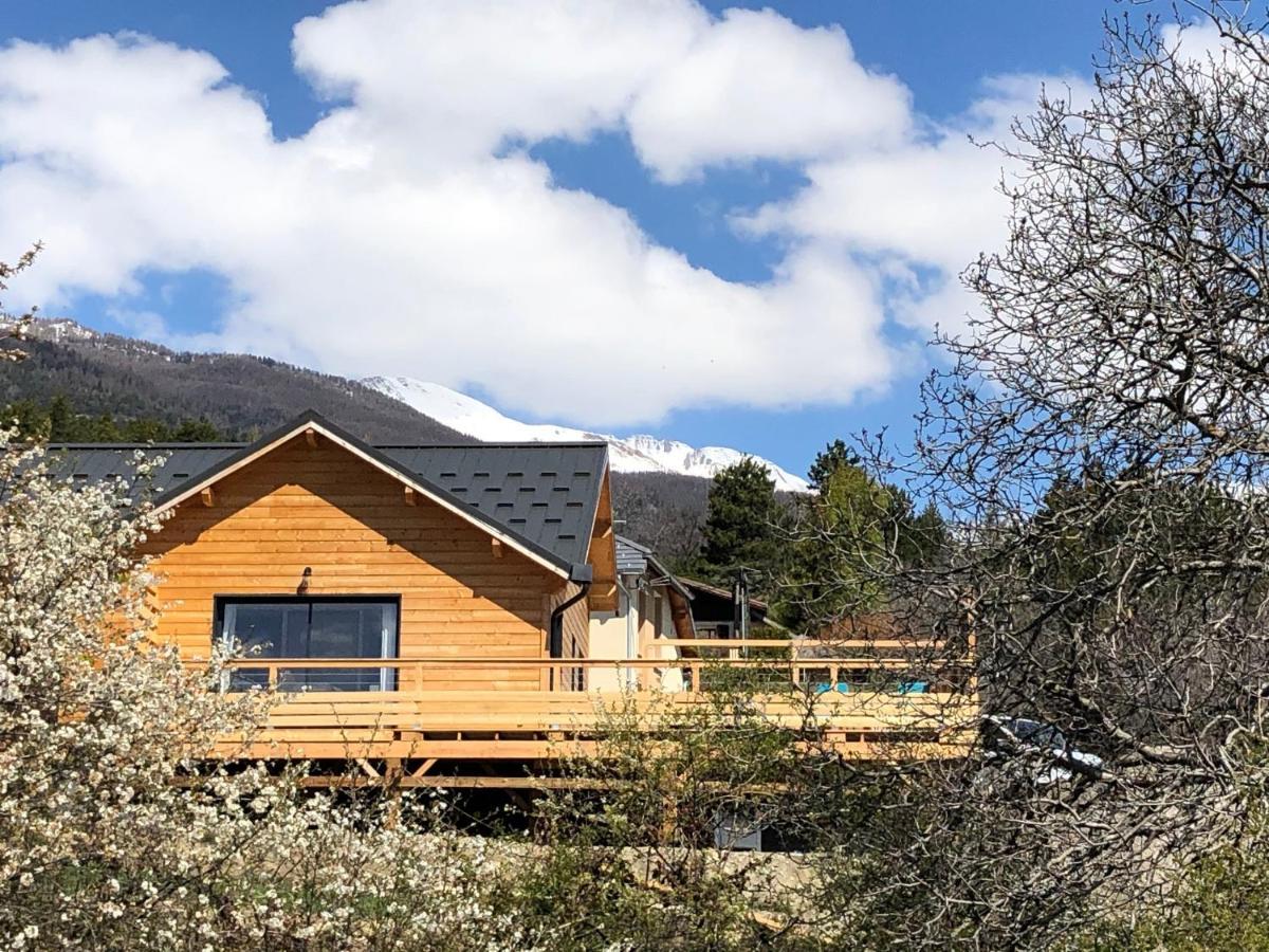 Chalet Avec Vue Lac Эмбрён Экстерьер фото
