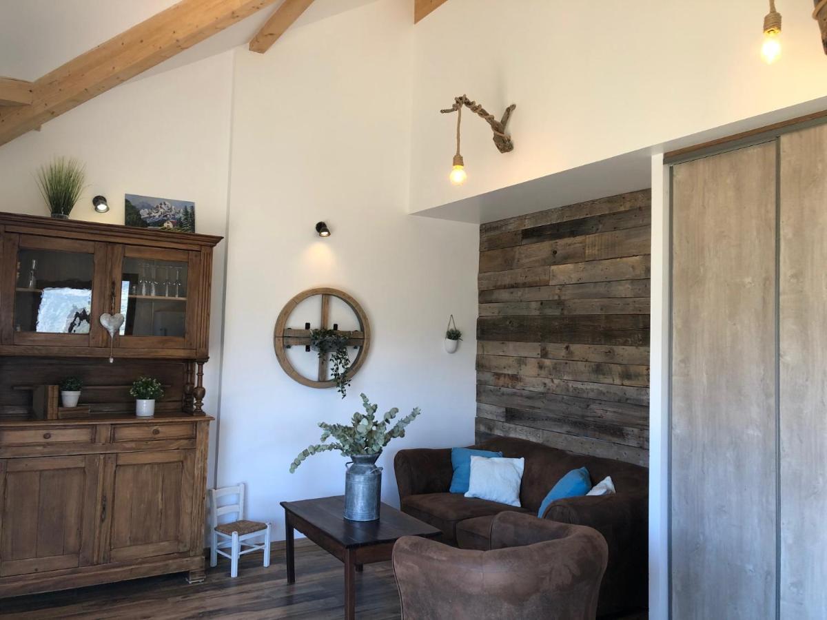 Chalet Avec Vue Lac Эмбрён Экстерьер фото